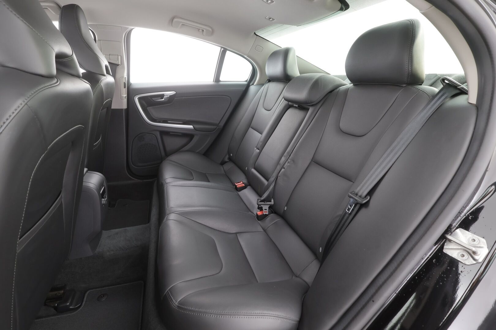 Volvo S60 2018 T3 Business Classic Summum aut - | Muistipenkki | Nahkasisusta | Xenon | Akt. kaarrevalot | P.kamera | Digimittaristo | Navi | Keyless | BT | Lämm. ratti | Merkkihuollot |  