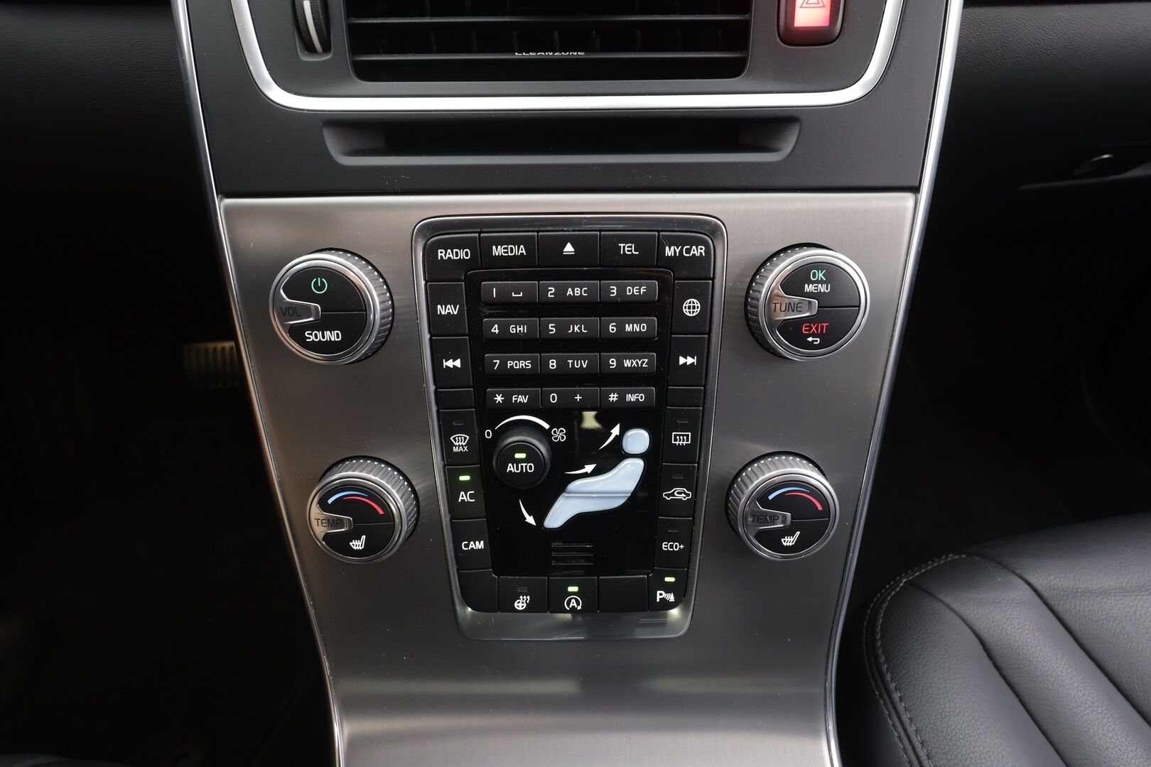 Volvo S60 2018 T3 Business Classic Summum aut - | Muistipenkki | Nahkasisusta | Xenon | Akt. kaarrevalot | P.kamera | Digimittaristo | Navi | Keyless | BT | Lämm. ratti | Merkkihuollot |  