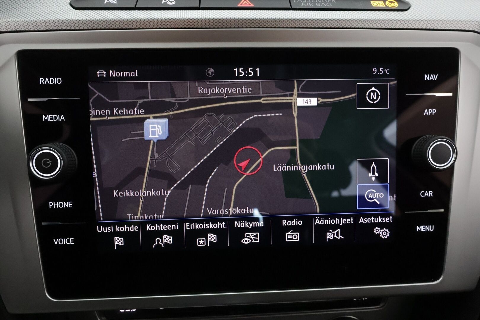 Volkswagen Passat 2018 Sedan Comfortline 1,4 TSI 92 kW (125 hv) DSG-automaatti **Webasto / Koukku / Adapt.Vakkari / LED-valot / P.Tutkat** - Navi / 3-Alueinen AC / 2x Renkaat