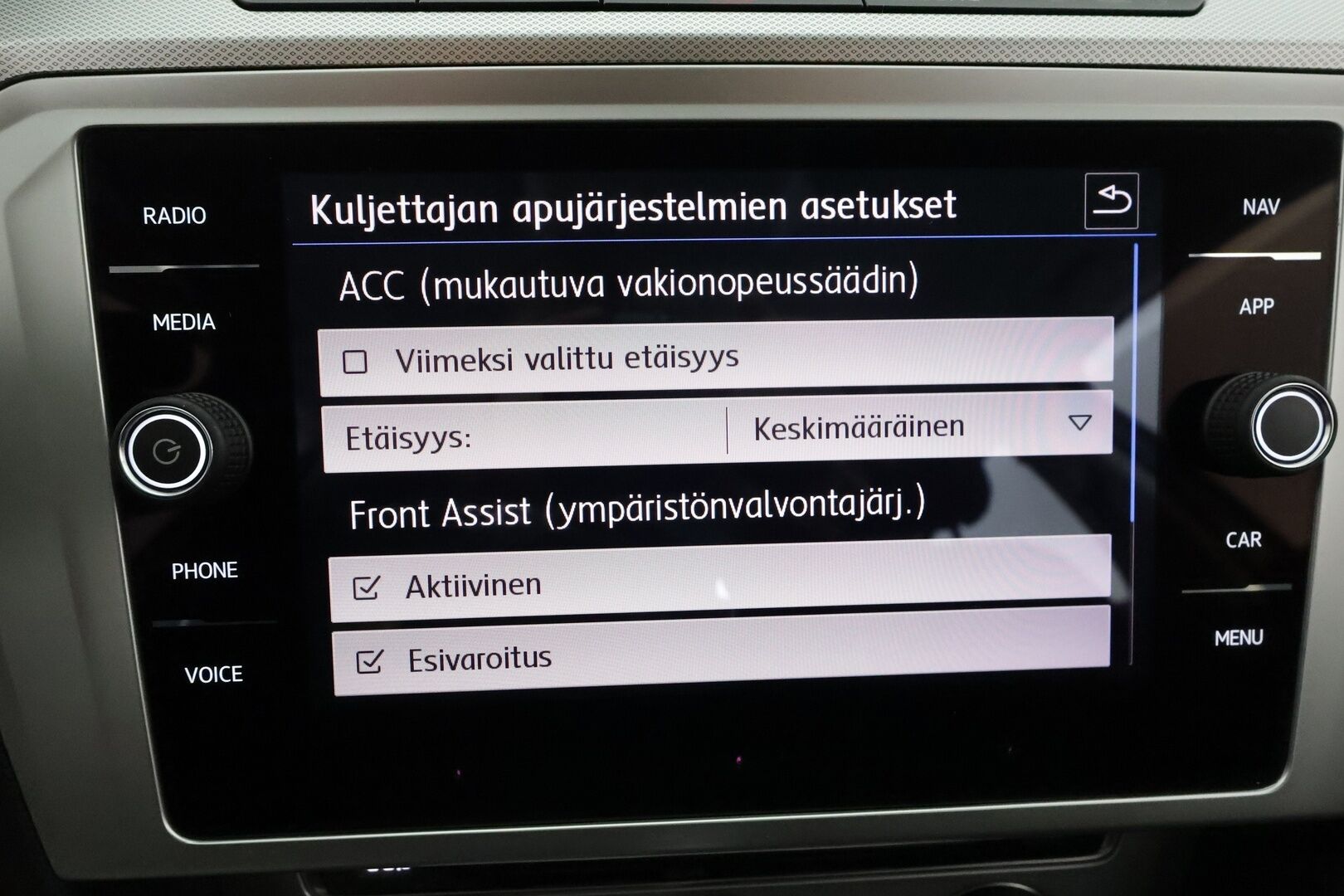 Volkswagen Passat 2018 Sedan Comfortline 1,4 TSI 92 kW (125 hv) DSG-automaatti **Webasto / Koukku / Adapt.Vakkari / LED-valot / P.Tutkat** - Navi / 3-Alueinen AC / 2x Renkaat