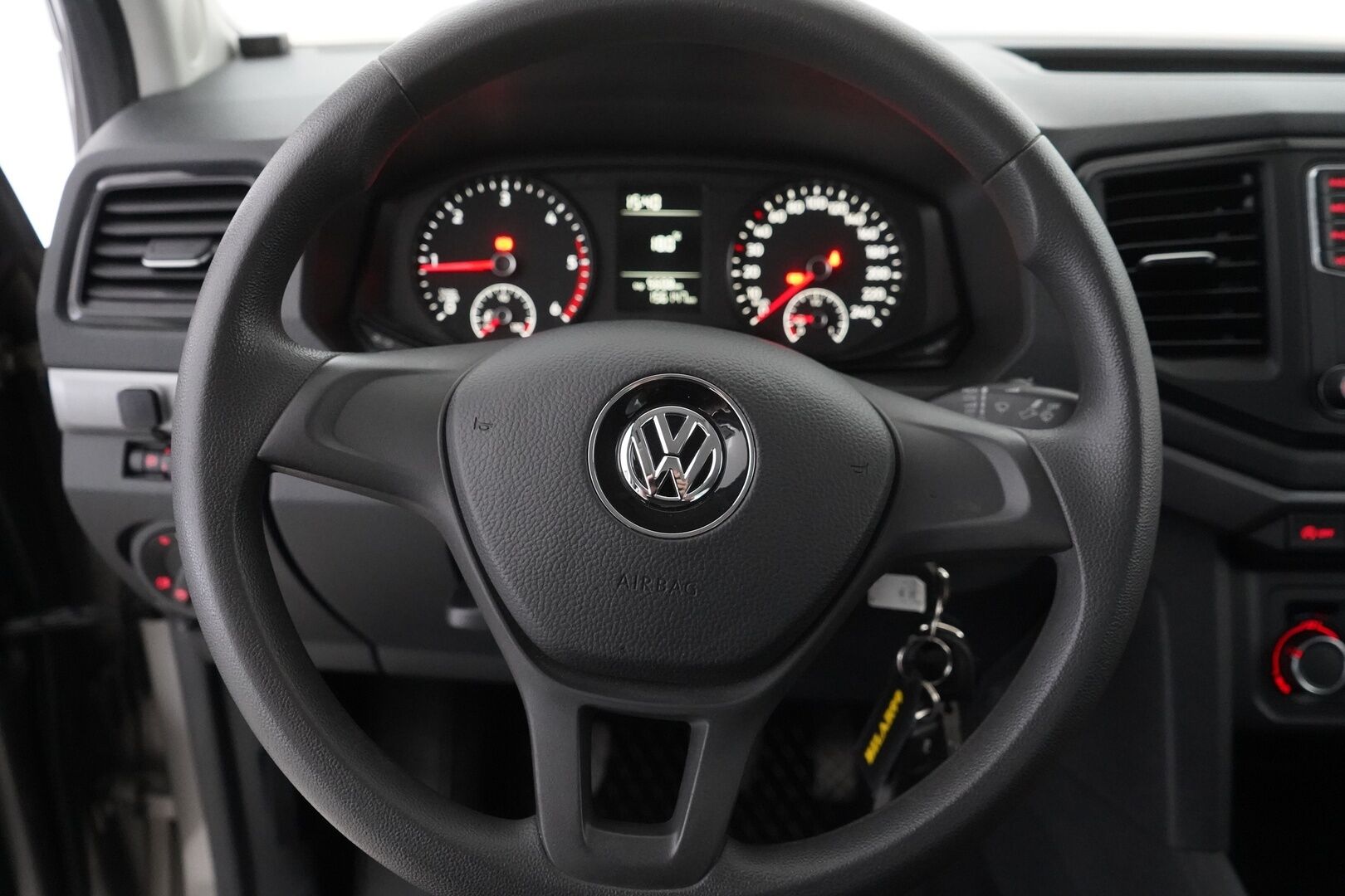 Volkswagen Amarok 2019 3.0 TDI 120kW 4MOTION 3080kg DC Trendline PRO - Webasto | Tutka | App-connect | Kahdet renkaat aluvantein | Hieno!