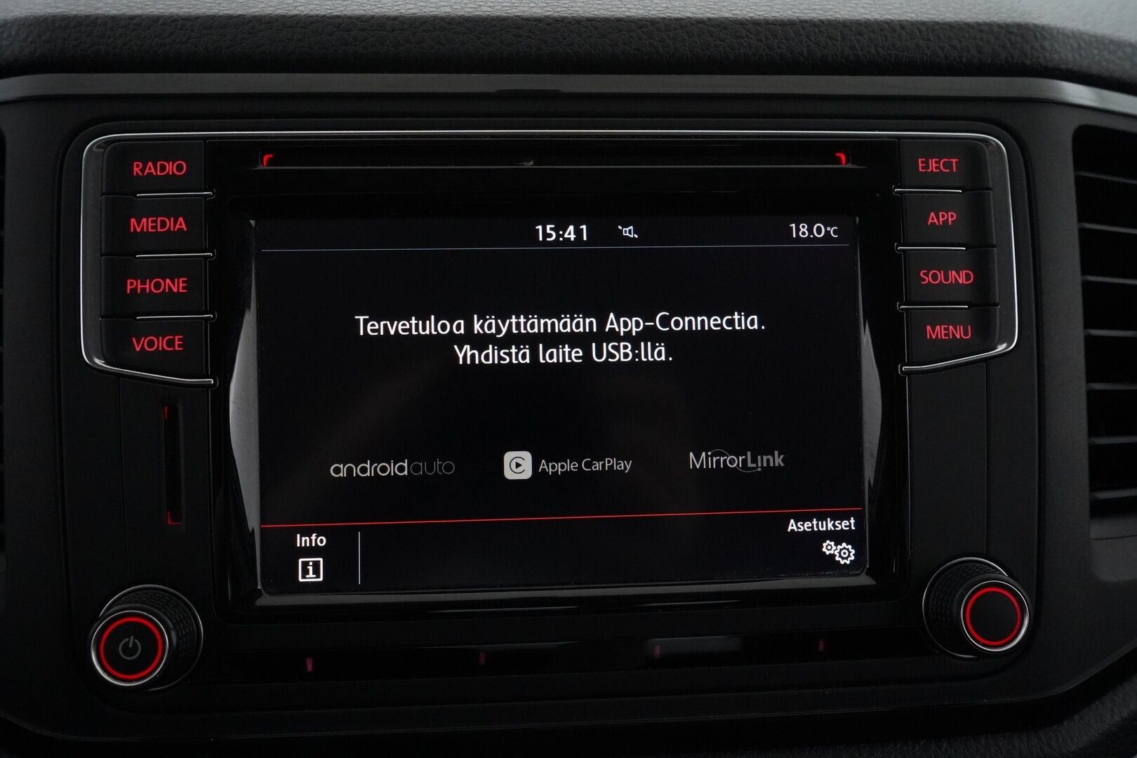 Volkswagen Amarok 2019 3.0 TDI 120kW 4MOTION 3080kg DC Trendline PRO - Webasto | Tutka | App-connect | Kahdet renkaat aluvantein | Hieno!