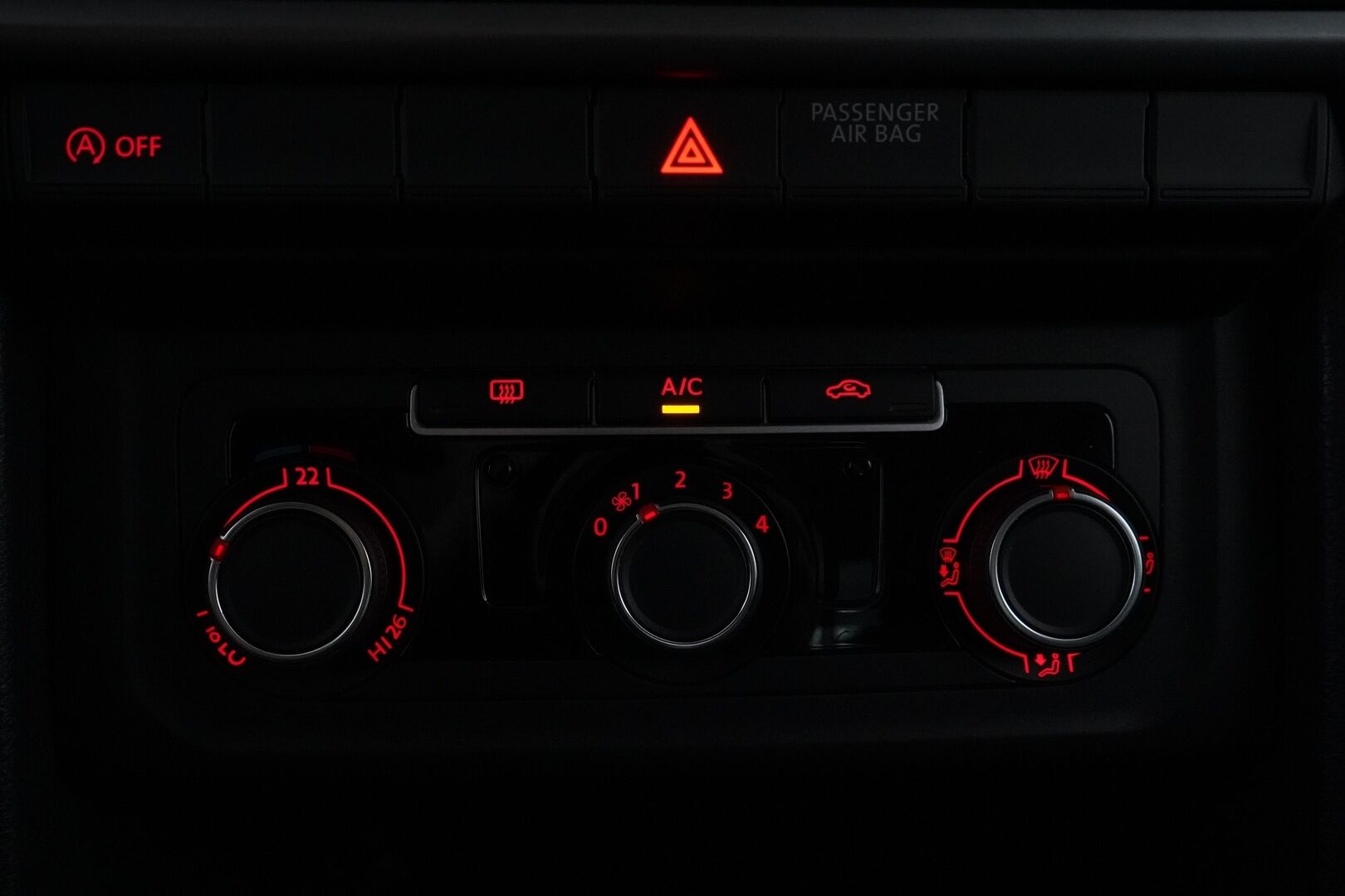 Volkswagen Amarok 2019 3.0 TDI 120kW 4MOTION 3080kg DC Trendline PRO - Webasto | Tutka | App-connect | Kahdet renkaat aluvantein | Hieno!