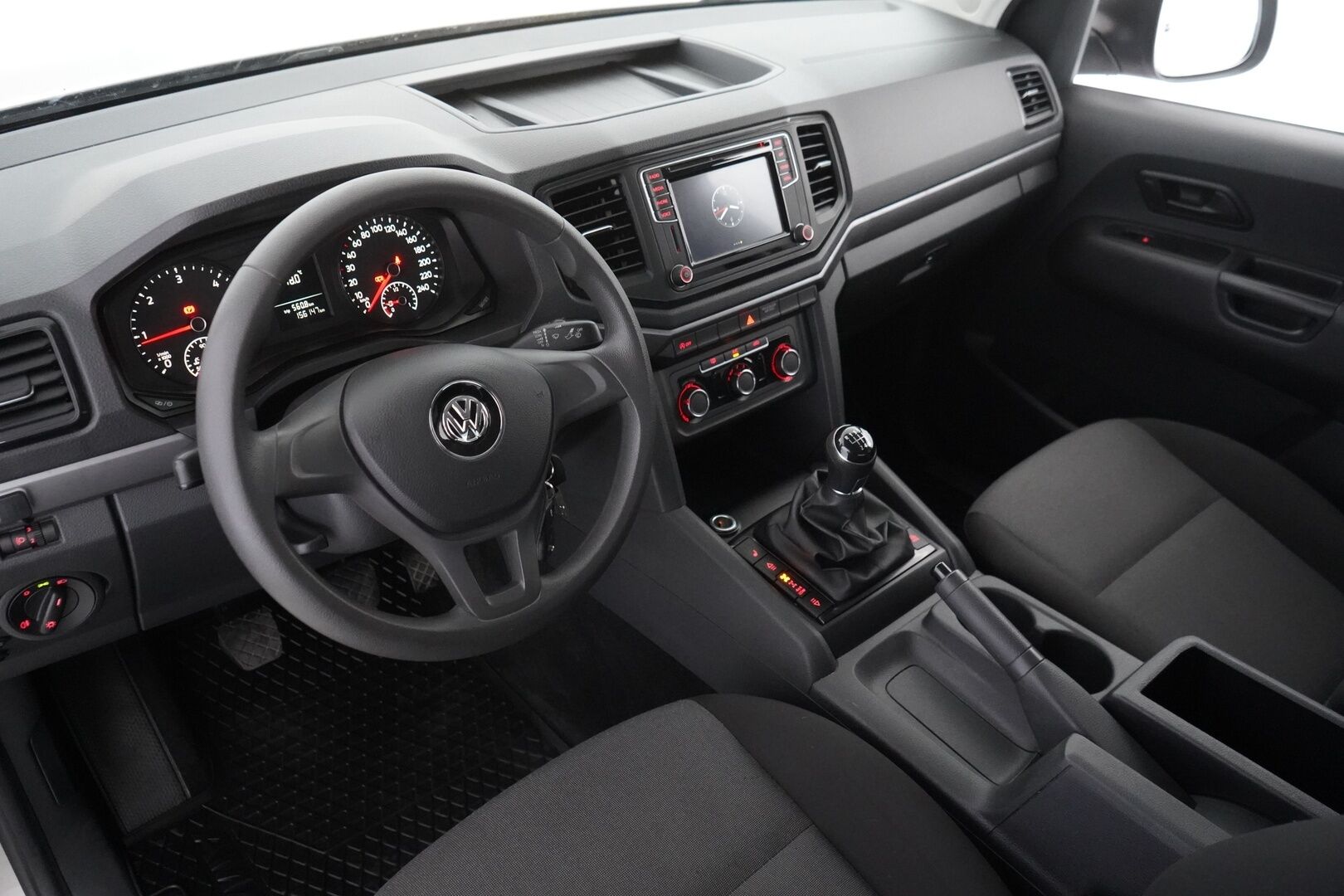 Volkswagen Amarok 2019 3.0 TDI 120kW 4MOTION 3080kg DC Trendline PRO - Webasto | Tutka | App-connect | Kahdet renkaat aluvantein | Hieno!