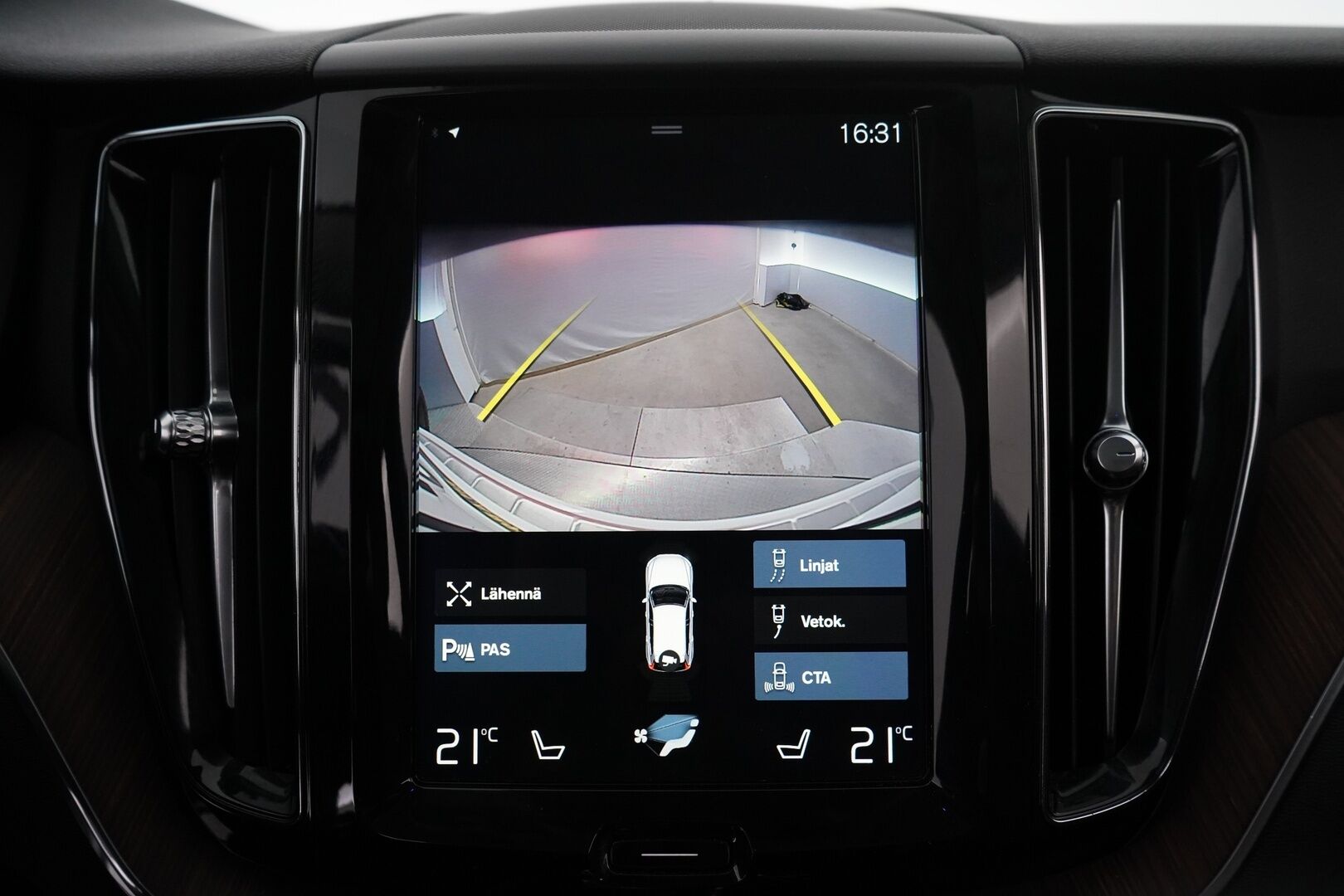 Volvo XC60 2018 T8 AWD Inscription aut   *Suomi-auto / Lasikatto / ACC / Koukku / Nahkasisusta - *Jakopää tehty 02/25 117tkm! / Uudet kesärenkaat!