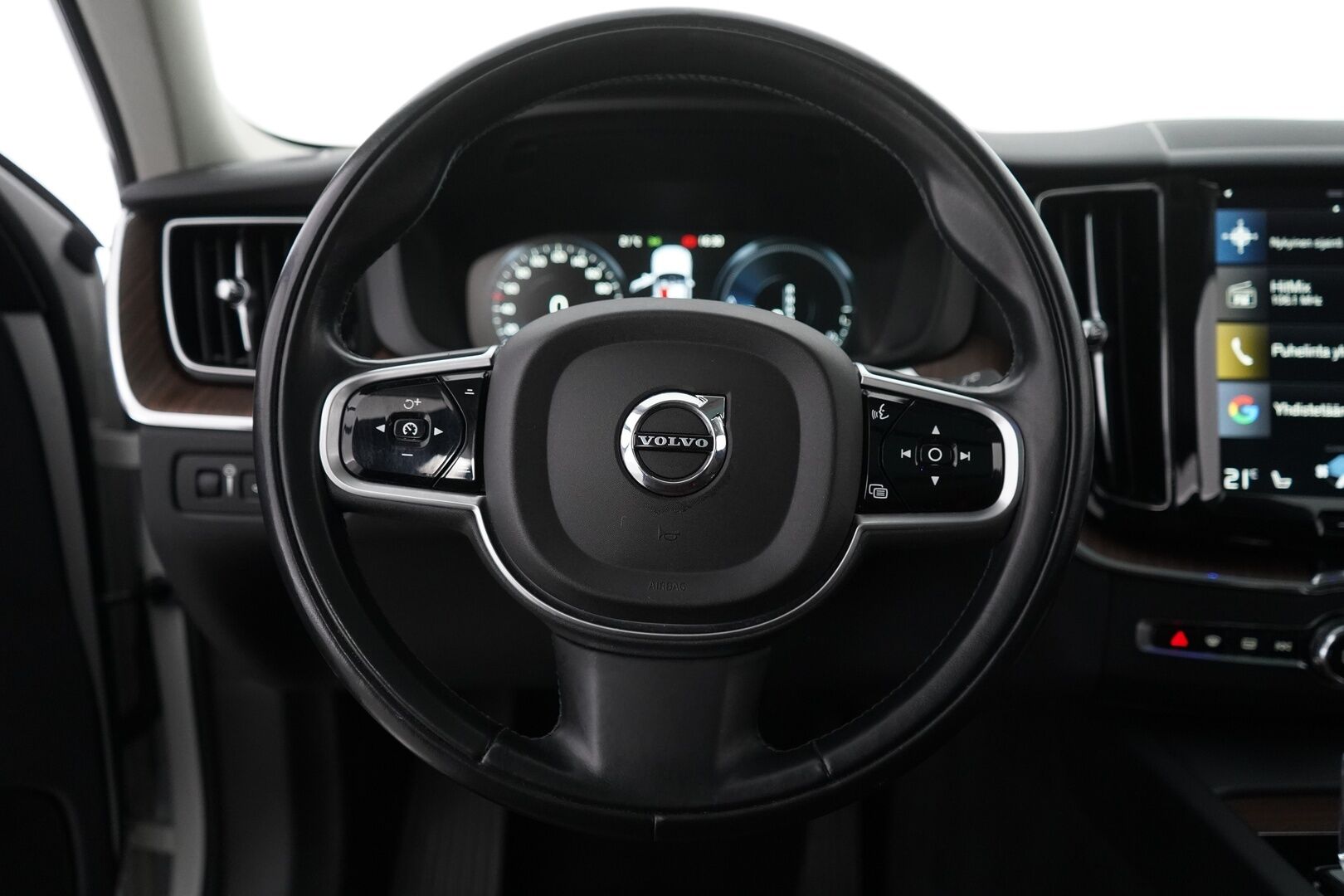 Volvo XC60 2018 T8 AWD Inscription aut   *Suomi-auto / Lasikatto / ACC / Koukku / Nahkasisusta - *Jakopää tehty 02/25 117tkm! / Uudet kesärenkaat!
