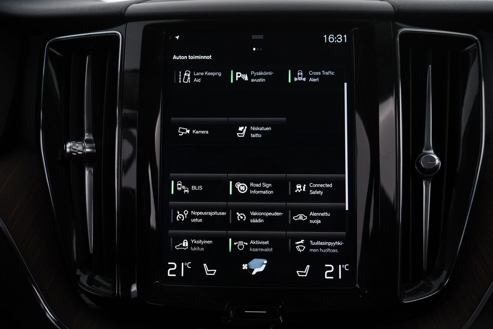 Volvo XC60 2018 T8 AWD Inscription aut   *Suomi-auto / Lasikatto / ACC / Koukku / Nahkasisusta - *Jakopää tehty 02/25 117tkm! / Uudet kesärenkaat!