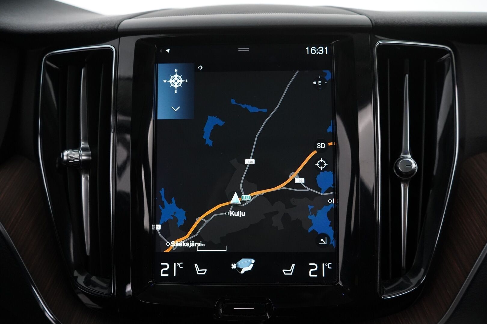 Volvo XC60 2018 T8 AWD Inscription aut   *Suomi-auto / Lasikatto / ACC / Koukku / Nahkasisusta - *Jakopää tehty 02/25 117tkm! / Uudet kesärenkaat!