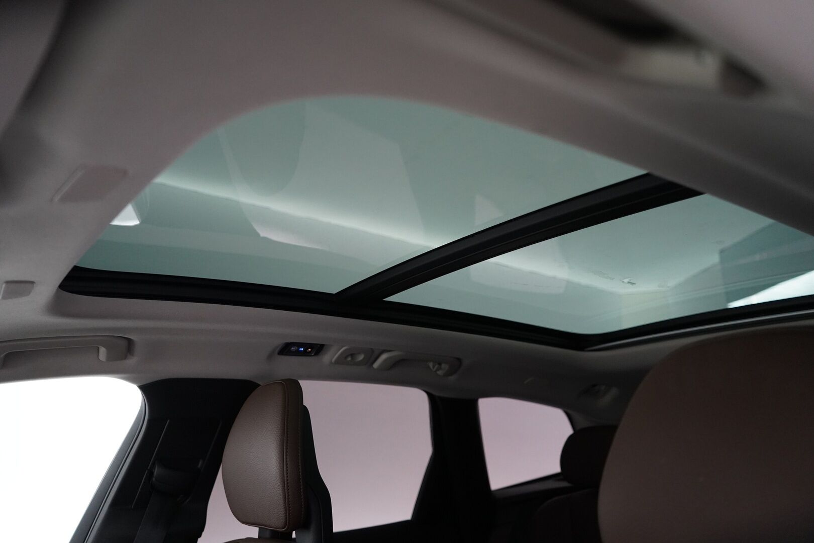 Volvo XC60 2018 T8 AWD Inscription aut   *Suomi-auto / Lasikatto / ACC / Koukku / Nahkasisusta - *Jakopää tehty 02/25 117tkm! / Uudet kesärenkaat!