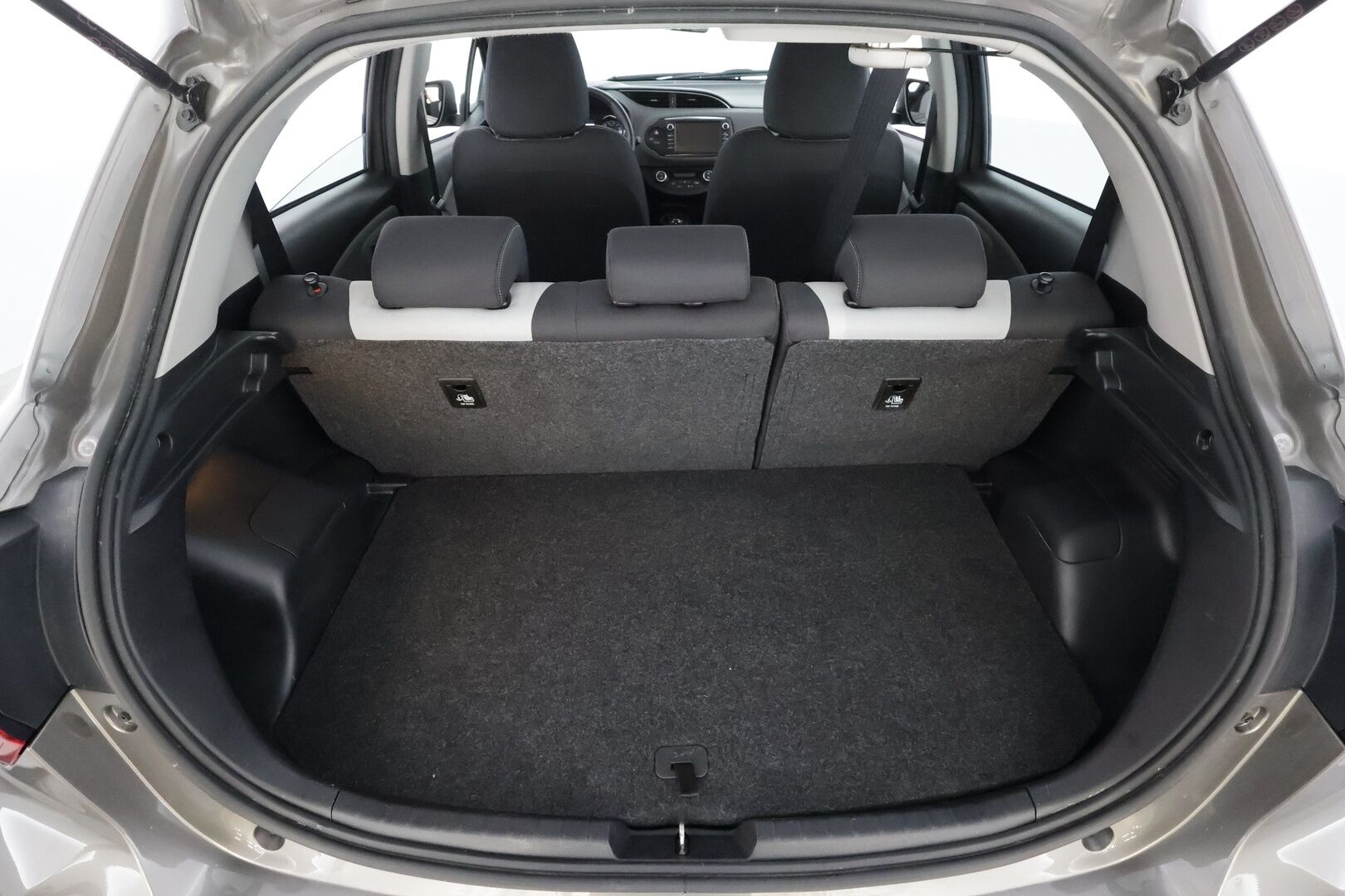 Toyota Yaris 2018 1,5 Hybrid Active 5ov - | Facelift | Vakkari | P.kamera | Bluetooth | Kaistavahti | PCS | Aut. pitkät | Lohkolämmitin | Aut. ilmastointi | Suomiauto | 2x renkaat | Huoltokirja | 