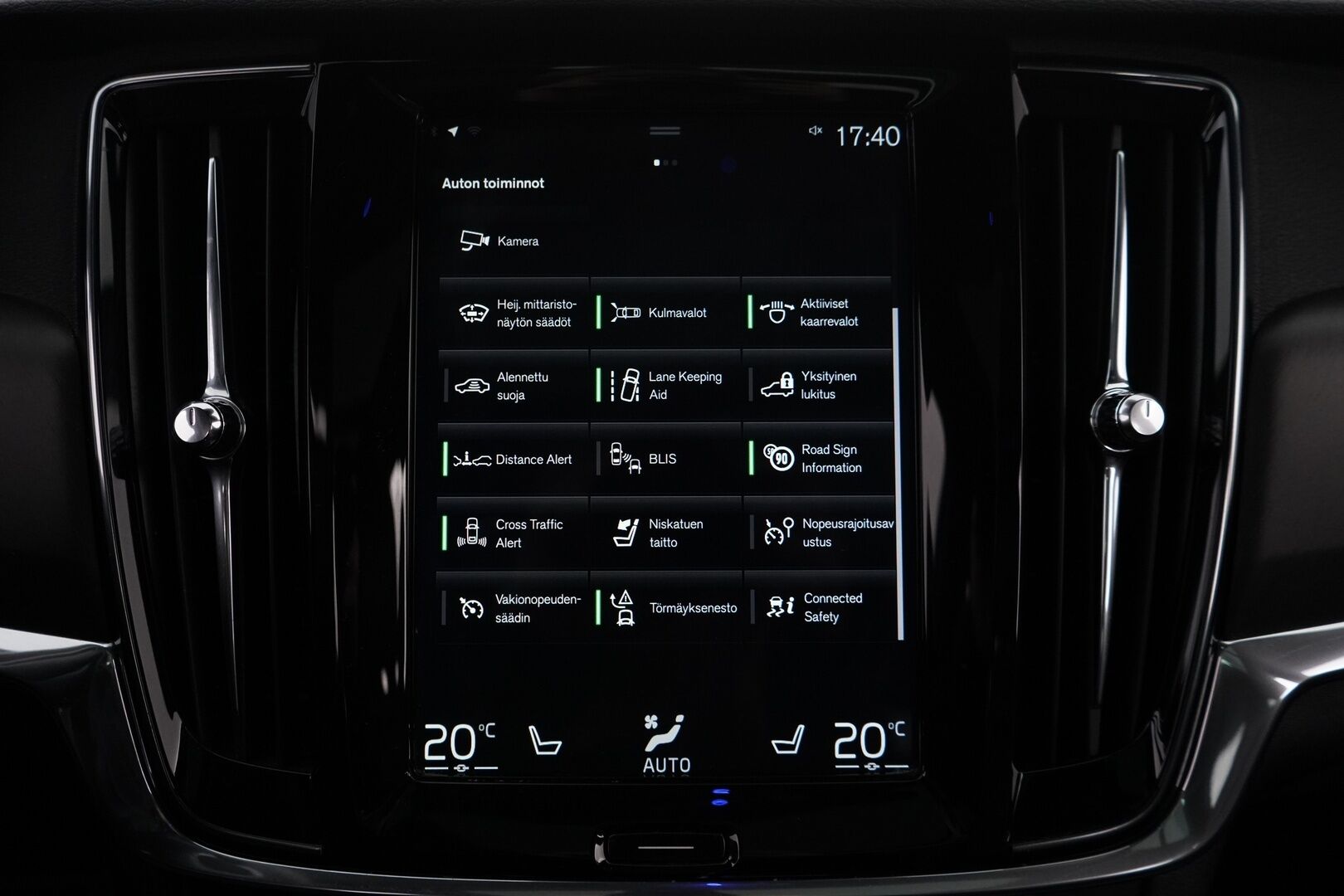 Volvo V90 Cross Country 2018 D5 AWD Pro aut *Bowers&Wilkins / 360° / ACC / HUD / Koukku / Webasto / Panorama* - Suomi-auto / Ei AdBlueta / Jakohihna vaihdettu 9/2025 / 2x Volvon vanteet / Huippuvarusteltu