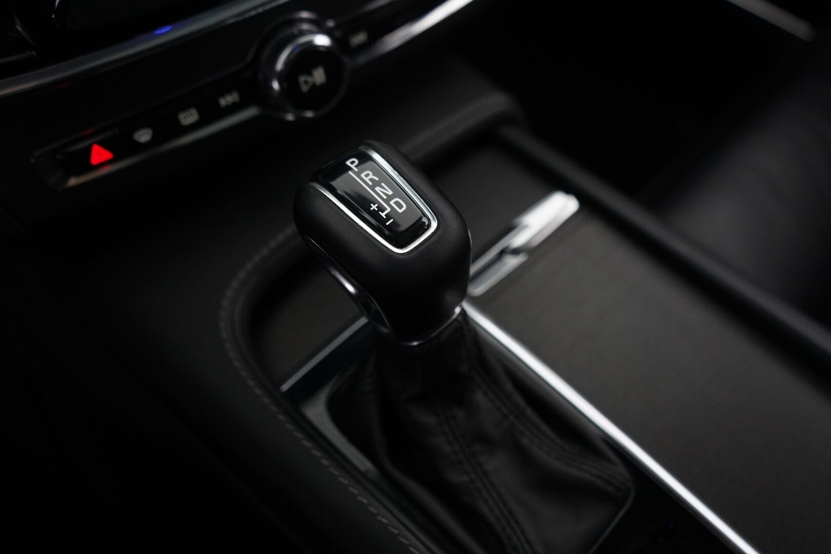 Volvo V90 Cross Country 2018 D5 AWD Pro aut *Bowers&Wilkins / 360° / ACC / HUD / Koukku / Webasto / Panorama* - Suomi-auto / Ei AdBlueta / Jakohihna vaihdettu 9/2025 / 2x Volvon vanteet / Huippuvarusteltu