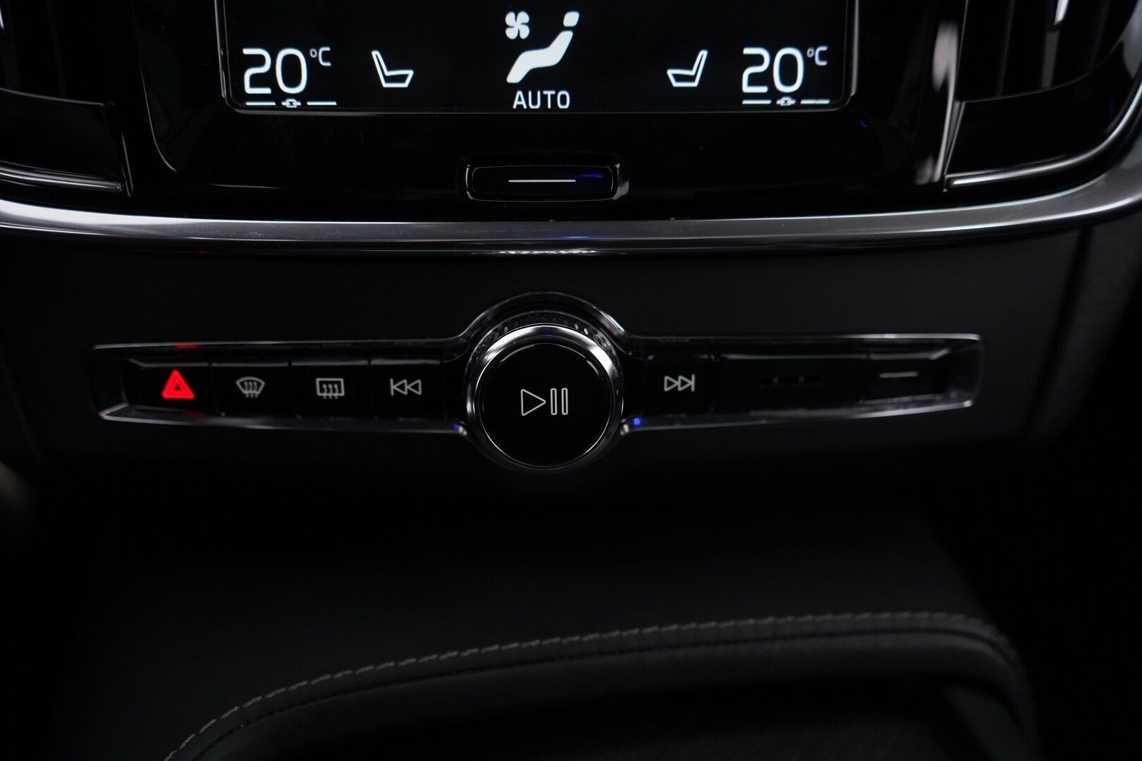 Volvo V90 Cross Country 2018 D5 AWD Pro aut *Bowers&Wilkins / 360° / ACC / HUD / Koukku / Webasto / Panorama* - Suomi-auto / Ei AdBlueta / Jakohihna vaihdettu 9/2025 / 2x Volvon vanteet / Huippuvarusteltu