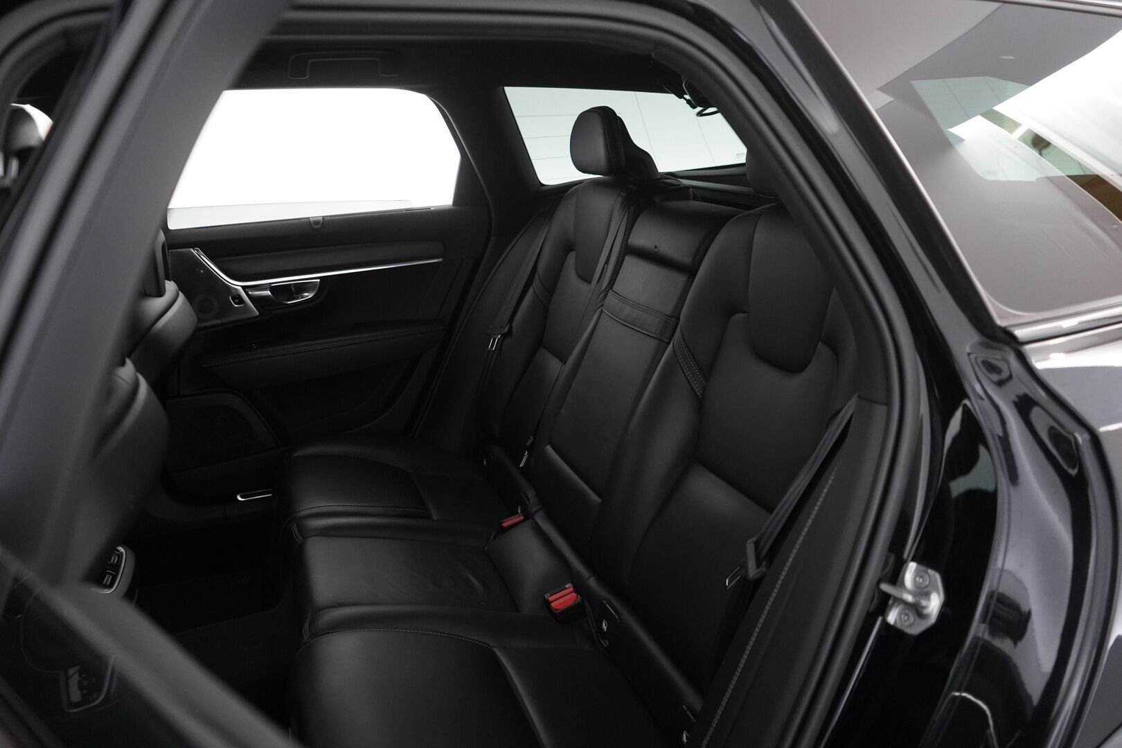 Volvo V90 Cross Country 2018 D5 AWD Pro aut *Bowers&Wilkins / 360° / ACC / HUD / Koukku / Webasto / Panorama* - Suomi-auto / Ei AdBlueta / Jakohihna vaihdettu 9/2025 / 2x Volvon vanteet / Huippuvarusteltu