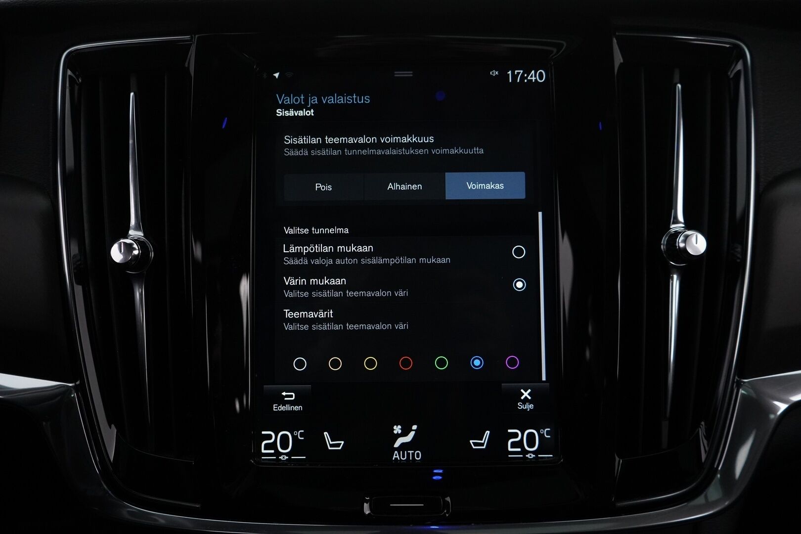 Volvo V90 Cross Country 2018 D5 AWD Pro aut *Bowers&Wilkins / 360° / ACC / HUD / Koukku / Webasto / Panorama* - Suomi-auto / Ei AdBlueta / Jakohihna vaihdettu 9/2025 / 2x Volvon vanteet / Huippuvarusteltu