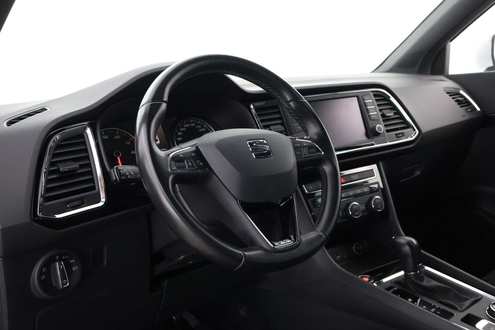 Seat Ateca 2018 1,4 TSI 150 ACT 4DRIVE Xcellence DSG - Suomiauto / Webasto / Peruutuskamera / Vetokoukku / Seat Sound System / LED / Puolinahkasisusta / Front Assist / Jakopää tehty!