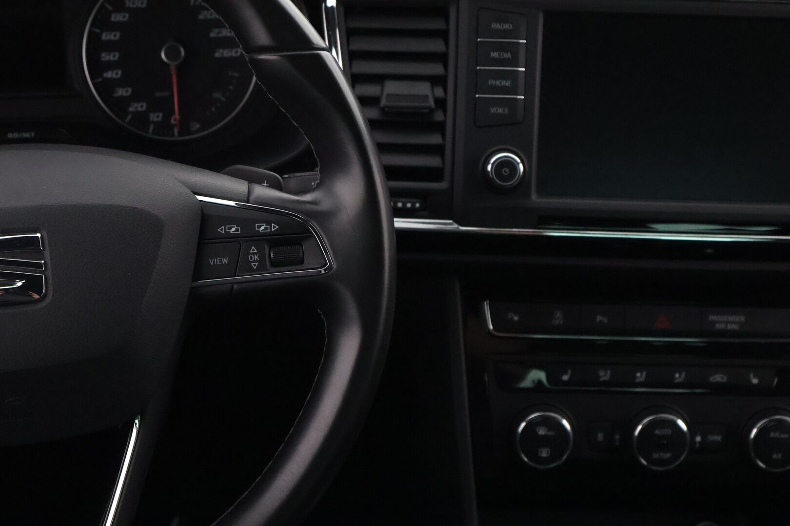 Seat Ateca 2018 1,4 TSI 150 ACT 4DRIVE Xcellence DSG - Suomiauto / Webasto / Peruutuskamera / Vetokoukku / Seat Sound System / LED / Puolinahkasisusta / Front Assist / Jakopää tehty!