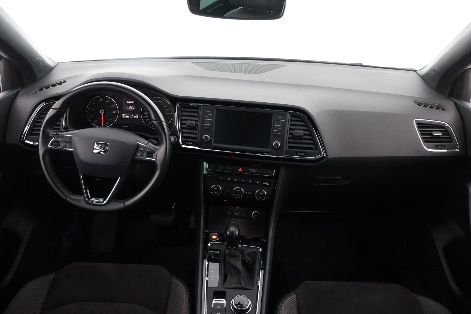 Seat Ateca 2018 1,4 TSI 150 ACT 4DRIVE Xcellence DSG - Suomiauto / Webasto / Peruutuskamera / Vetokoukku / Seat Sound System / LED / Puolinahkasisusta / Front Assist / Jakopää tehty!
