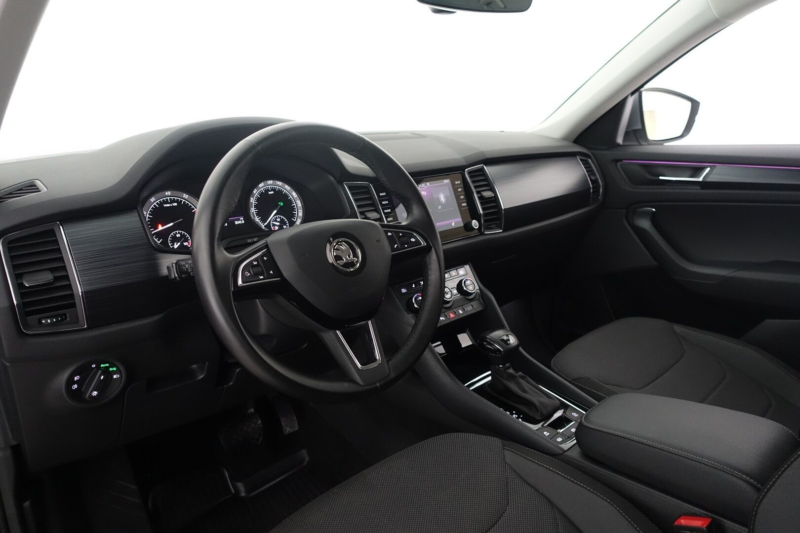 Skoda Kodiaq 2018 2,0 TSI 4x4 Ambition DSG Autom. - | Suomi-auto | Webasto | P.Kamera | LED | Merkkikirja | Ratinlämmitin | 2X Renkaat & Vanteet |