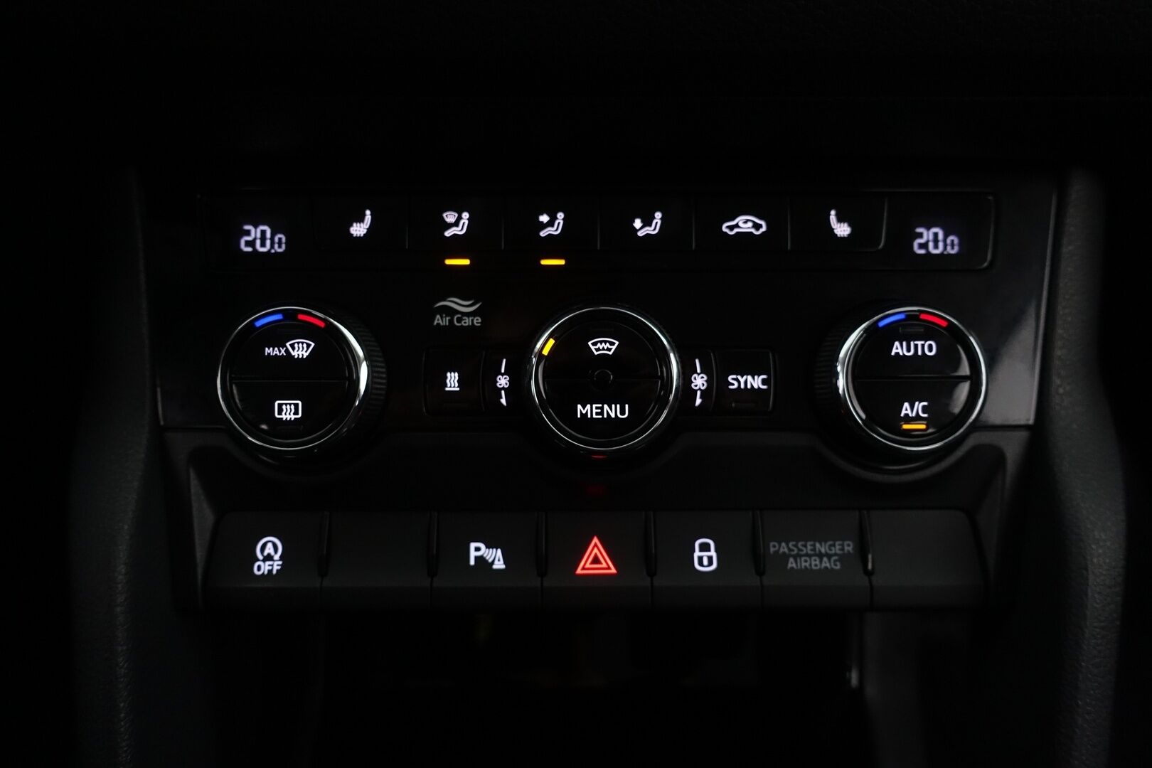 Skoda Kodiaq 2018 2,0 TSI 4x4 Ambition DSG Autom. - | Suomi-auto | Webasto | P.Kamera | LED | Merkkikirja | Ratinlämmitin | 2X Renkaat & Vanteet |