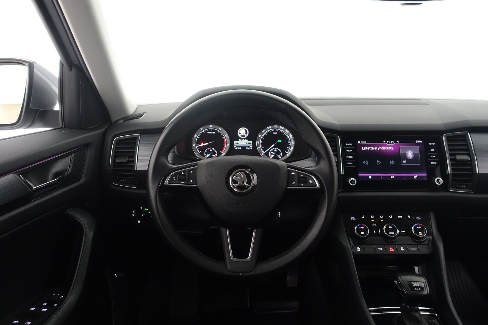 Skoda Kodiaq 2018 2,0 TSI 4x4 Ambition DSG Autom. - | Suomi-auto | Webasto | P.Kamera | LED | Merkkikirja | Ratinlämmitin | 2X Renkaat & Vanteet |