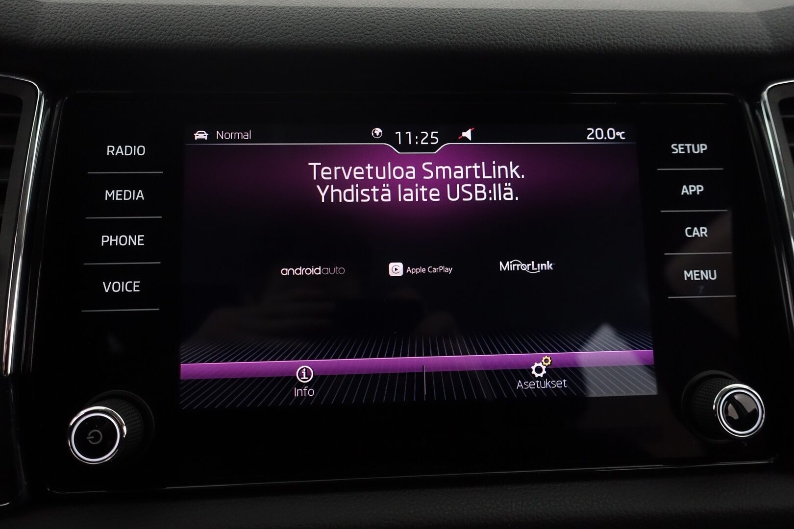 Skoda Kodiaq 2018 2,0 TSI 4x4 Ambition DSG Autom. - | Suomi-auto | Webasto | P.Kamera | LED | Merkkikirja | Ratinlämmitin | 2X Renkaat & Vanteet |
