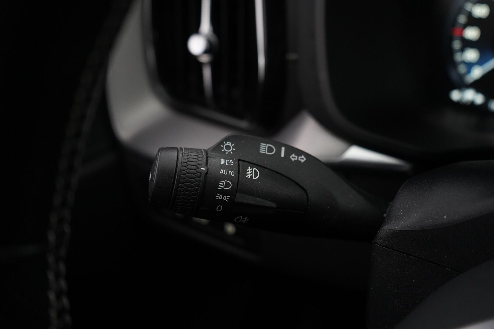 Volvo XC60 2018 T8 AWD Business R-Design aut *360-Kamera / Koukku / Panorama / Hud / Webasto / ACC / Muistipenkki / Pilot-assist - Suomi-auto / Viimeisin huolto 203tkm / Kahdet alumiinivanteet / Huippuvarusteet