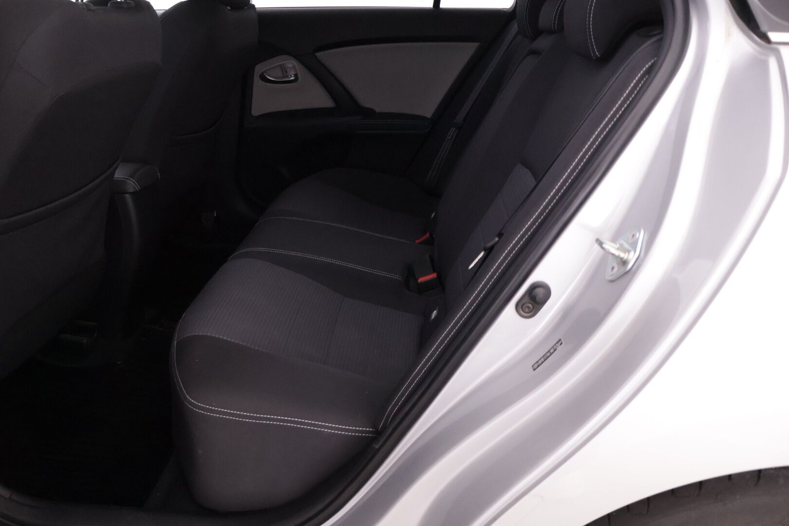 Toyota Avensis 2018 1,8 Valvematic Active Edition Touring Sports Multidrive S - | Suomiauto | 1-om | Merkkihuollettu | P-Kamera | Koukku | Lohko+sis.lämmitin | 
