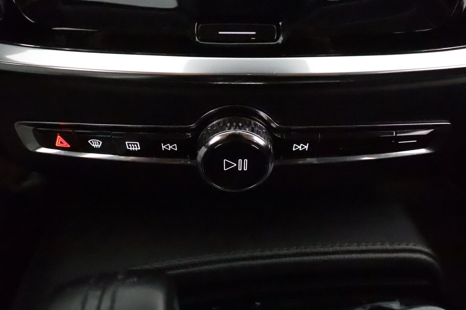 Volvo V60 2021 T6 TwE AWD Inscription Expression aut *ACC / P.kamera / BLIS / Webasto / Koukku / LED / Navi* - Akku kuntotarkastettu / Kahdet renkaat aluvanteilla / Merkkihuollettu