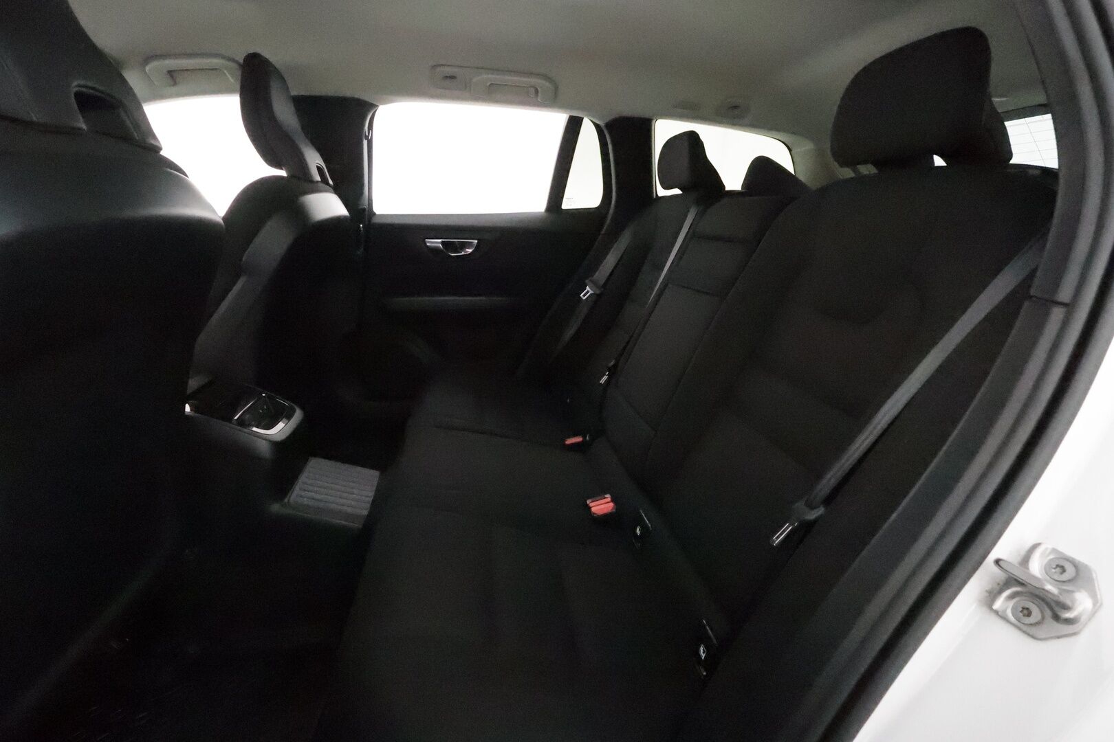 Volvo V60 2021 T6 TwE AWD Inscription Expression aut *ACC / P.kamera / BLIS / Webasto / Koukku / LED / Navi* - Akku kuntotarkastettu / Kahdet renkaat aluvanteilla / Merkkihuollettu