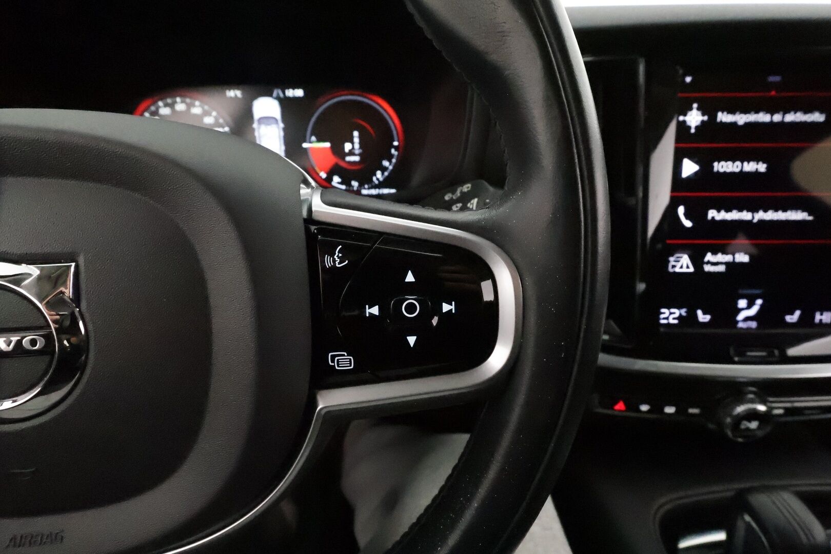 Volvo V60 2021 T6 TwE AWD Inscription Expression aut *ACC / P.kamera / BLIS / Webasto / Koukku / LED / Navi* - Akku kuntotarkastettu / Kahdet renkaat aluvanteilla / Merkkihuollettu