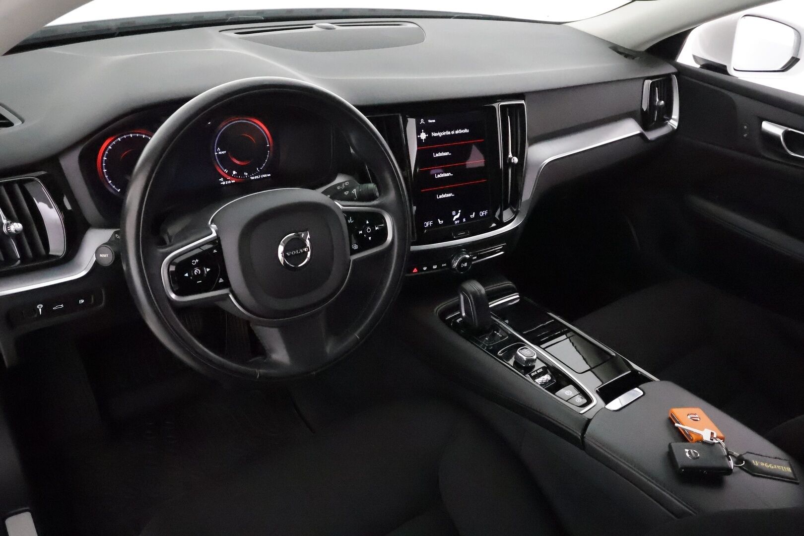 Volvo V60 2021 T6 TwE AWD Inscription Expression aut *ACC / P.kamera / BLIS / Webasto / Koukku / LED / Navi* - Akku kuntotarkastettu / Kahdet renkaat aluvanteilla / Merkkihuollettu