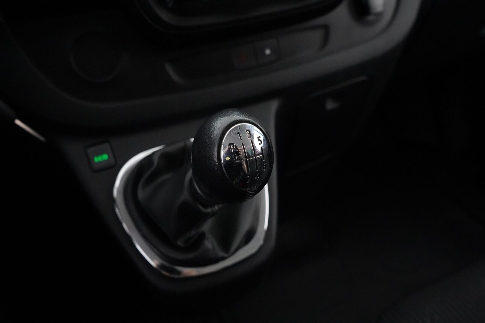 Nissan NV300 2018 Combi 1,6 dCi 95 6 M/T L1H1 1.2t FWD Comfort - KATSO HINTA! | Webasto | Vakkari | Suomi-auto | 9-paikkainen | Seuraava katsastus 03/27 | 2x renkaat | Juuri huollettu