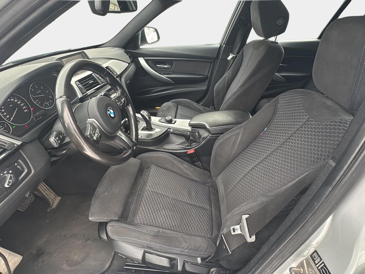 BMW 320 2013 F31 Touring 320d TwinPower Turbo A xDrive Business Automatic M Sport *YritysOutlet - Myydään vain yrityksille* - YritysOutlet - Myydään vain yrityksille