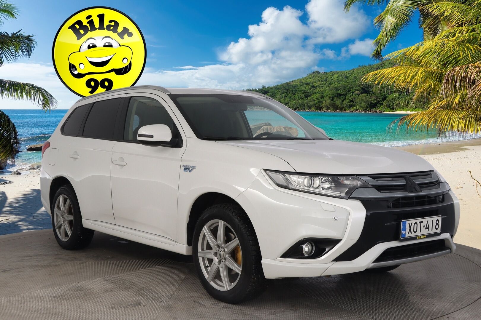 Mitsubishi Outlander 2015 Mitsubishi Outlander Farmari (AC) 4ov 1998cm3 *P-Kamera / Rockford Audio / Navi* - *Hyvät Nastat / Juuri tullut / Juuri leimattu* - HULLU BLACKWEEK KORKOTARJOUS 2,49%