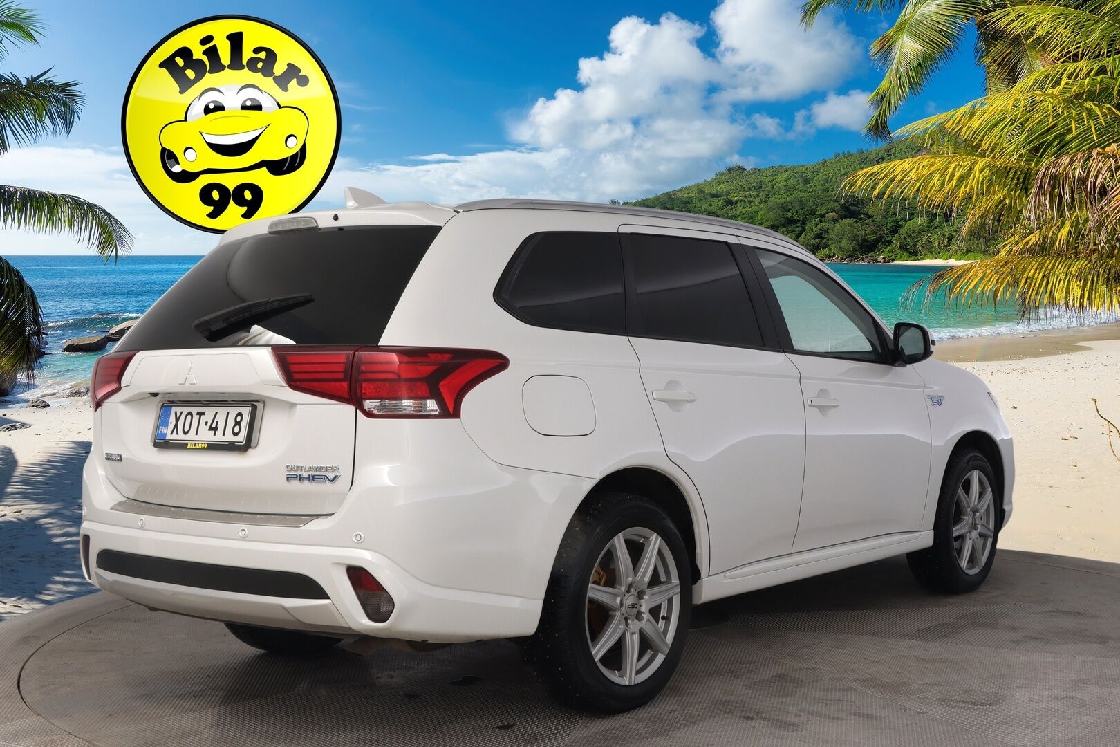 Mitsubishi Outlander 2015 Mitsubishi Outlander Farmari (AC) 4ov 1998cm3 *P-Kamera / Rockford Audio / Navi* - *Hyvät Nastat / Juuri tullut / Juuri leimattu* - HULLU BLACKWEEK KORKOTARJOUS 2,49%