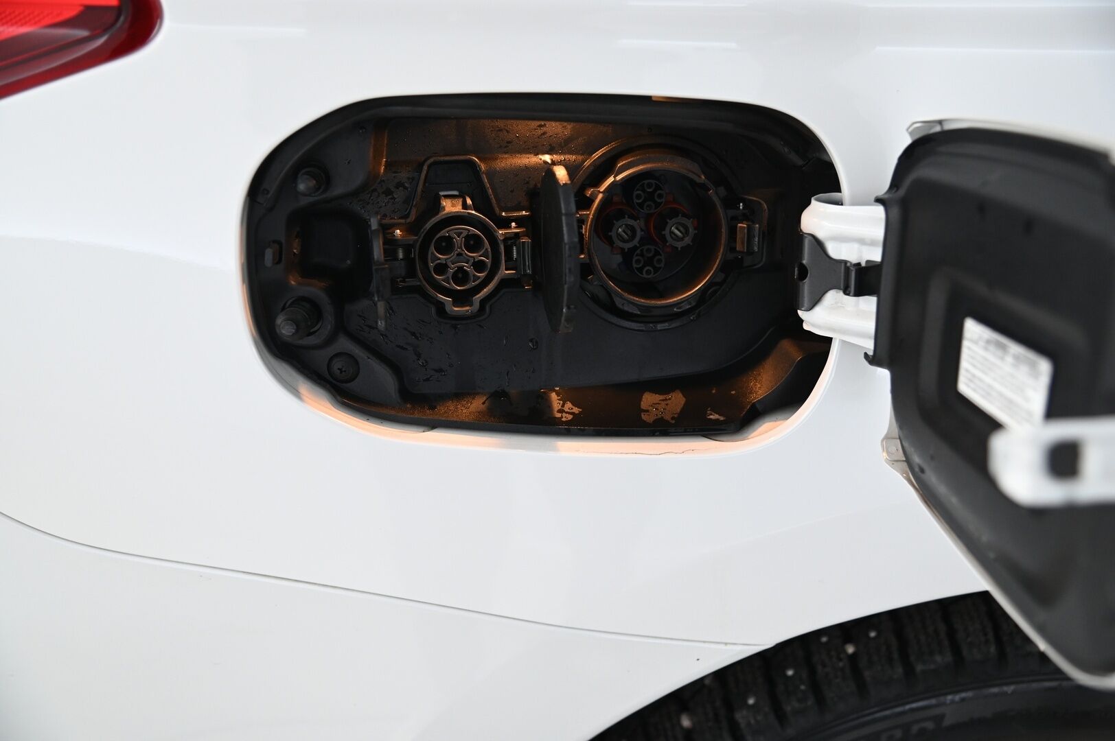 Mitsubishi Outlander 2016 Instyle Navi 4WD Aut *P-Kamera / Rockford Audio / Navi* - *Hyvät Nastat / Juuri tullut / Juuri leimattu* - HULLU BLACKWEEK KORKOTARJOUS 2,49%