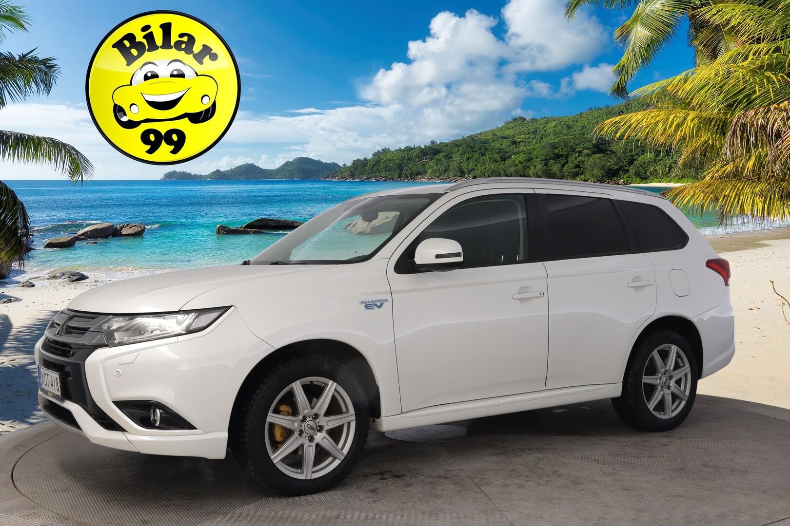 Mitsubishi Outlander 2015 Mitsubishi Outlander Farmari (AC) 4ov 1998cm3 *P-Kamera / Rockford Audio / Navi* - *Hyvät Nastat / Juuri tullut / Juuri leimattu* - HULLU BLACKWEEK KORKOTARJOUS 2,49%