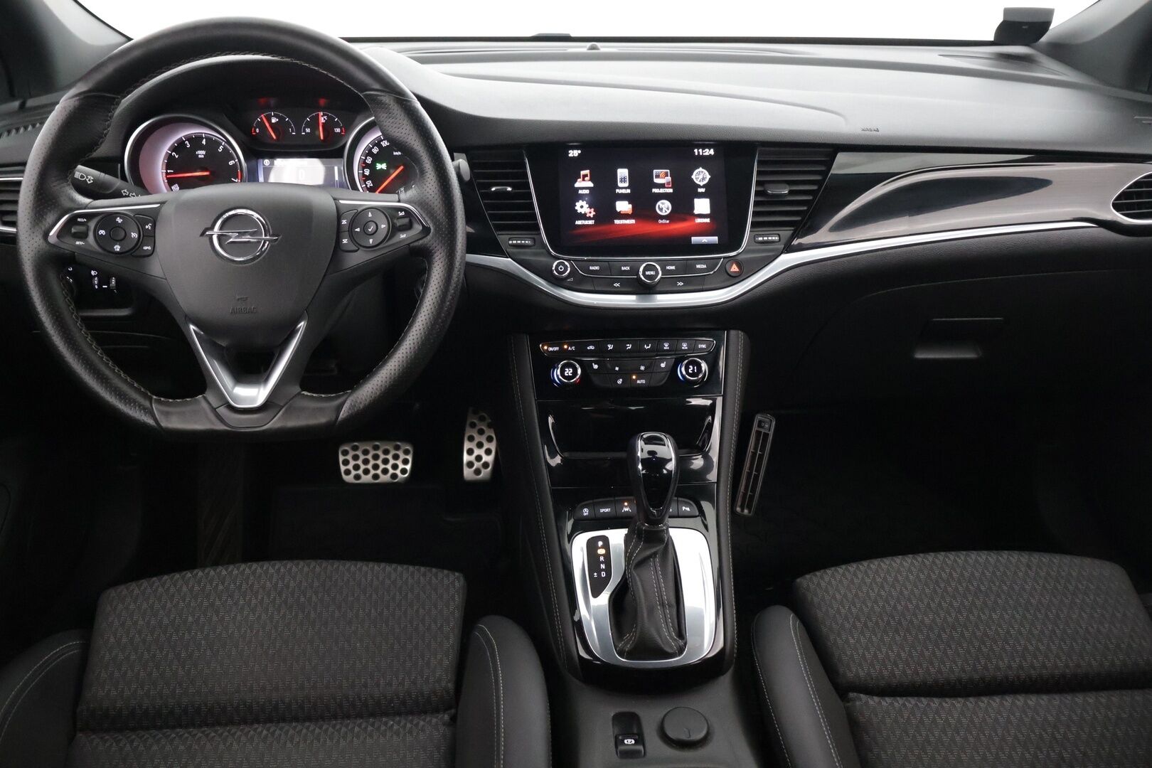Opel Astra 2018 5-ov Innovation 1,4 Turbo *  ACC / Kaistavahti / BLIS / Avaimeton kulku ja käyn / P-Kamera / Lohko ja sisä * - Kesäkuussa huollettu / Jakopää ketjulla / Hyvät renkaat / Hyvä huoltohistoria *