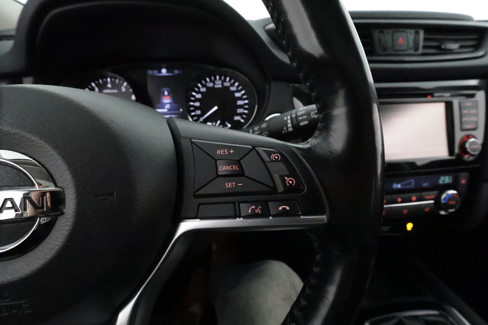 Nissan X-Trail 2018 DIG-T 163 N-Connecta 2WD MT 7 seats - Suomiauto / Panorama / 360-Kamera / Vetokoukku / Ratinlämmitys / LED / KeylessGo / Huippuvarusteet / Juuri tullut Tampereelle!