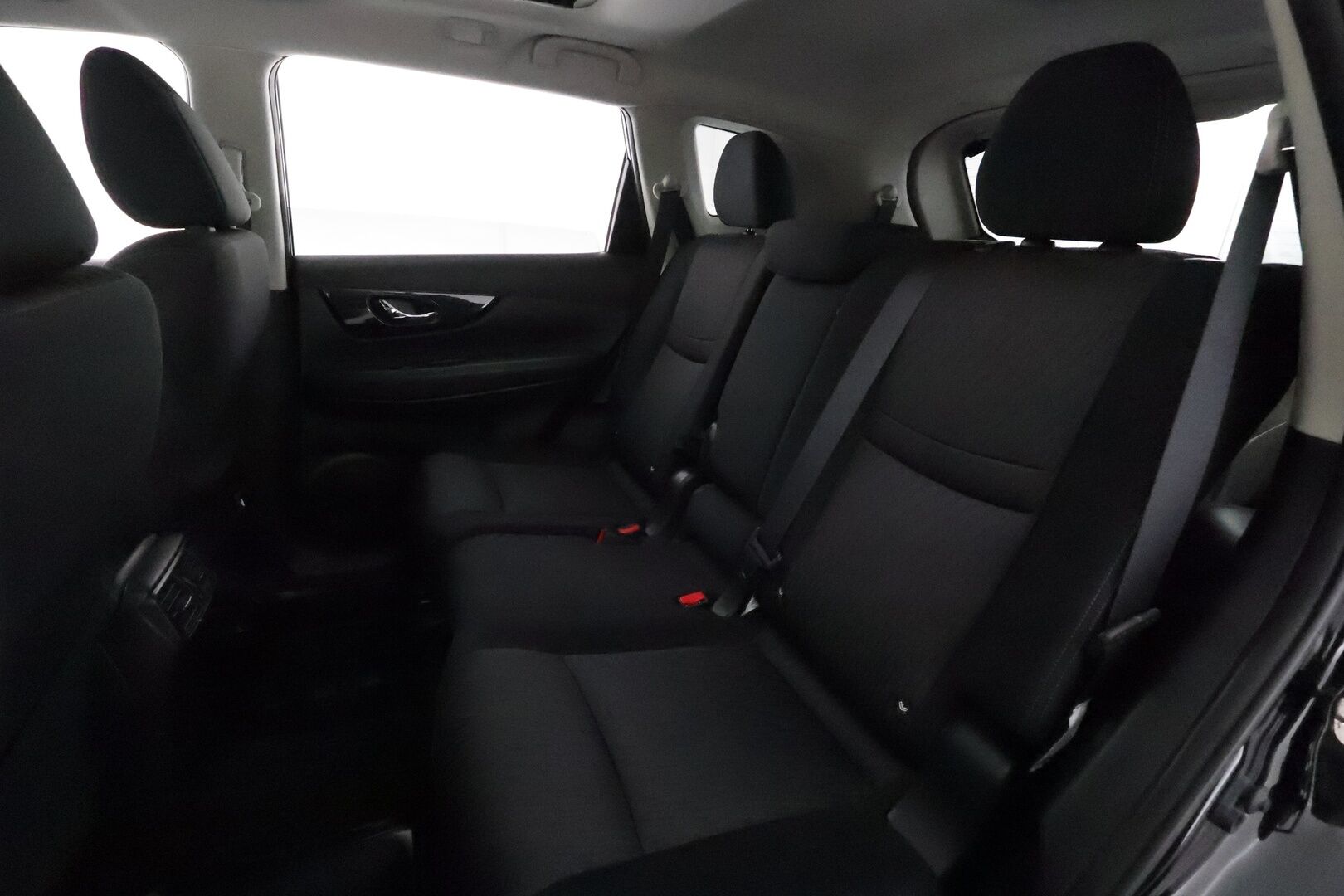 Nissan X-Trail 2018 DIG-T 163 N-Connecta 2WD MT 7 seats - Suomiauto / Panorama / 360-Kamera / Vetokoukku / Ratinlämmitys / LED / KeylessGo / Huippuvarusteet / Juuri tullut Tampereelle!