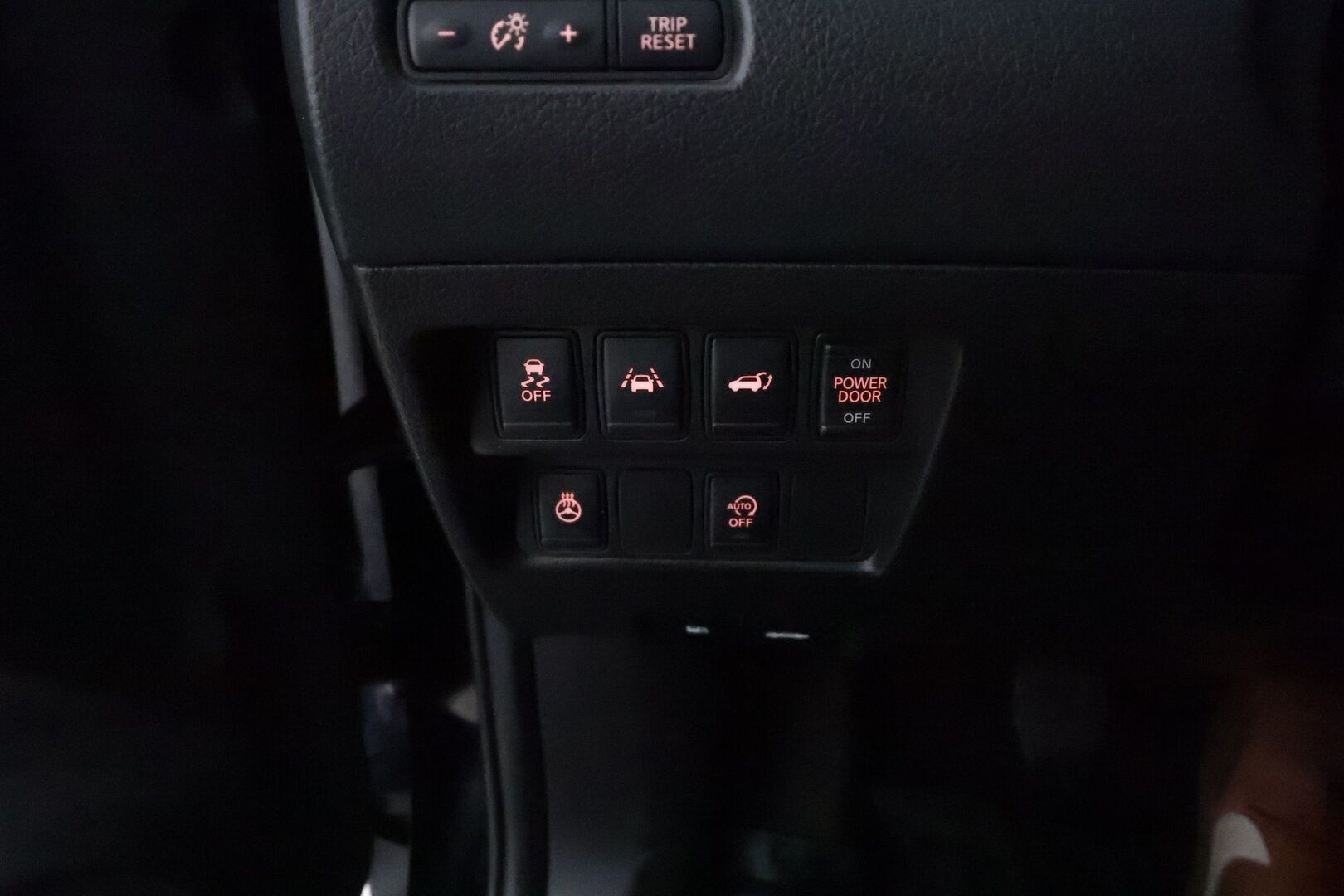 Nissan X-Trail 2018 DIG-T 163 N-Connecta 2WD MT 7 seats - Suomiauto / Panorama / 360-Kamera / Vetokoukku / Ratinlämmitys / LED / KeylessGo / Huippuvarusteet / Juuri tullut Tampereelle!