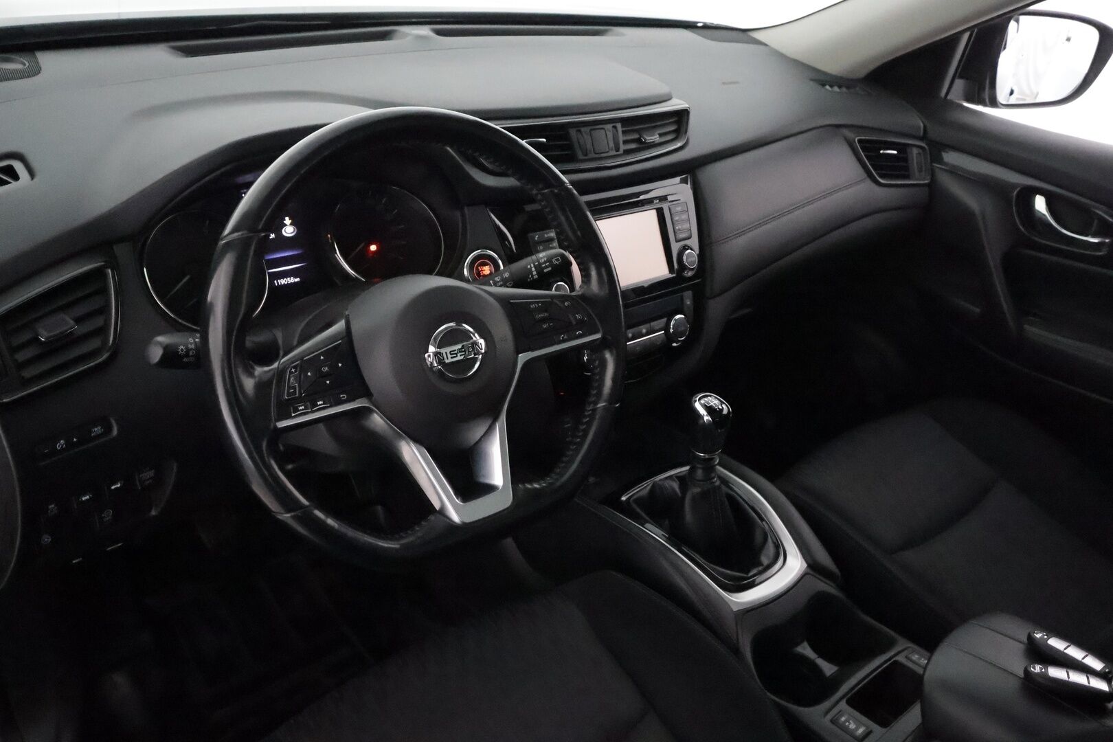 Nissan X-Trail 2018 DIG-T 163 N-Connecta 2WD MT 7 seats - Suomiauto / Panorama / 360-Kamera / Vetokoukku / Ratinlämmitys / LED / KeylessGo / Huippuvarusteet / Juuri tullut Tampereelle!