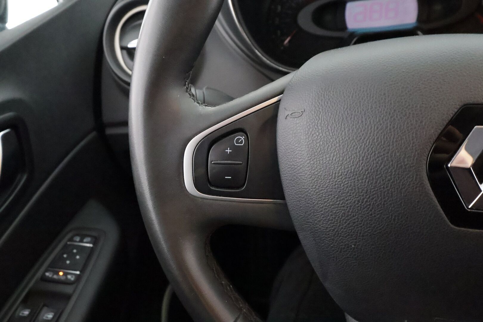 Renault Captur 2019 TCe 90 Zen - | Vakkari | Navi | P.tutka | Bluetooth | Facelift | Suomi-auto | Kahdet renkaat |
