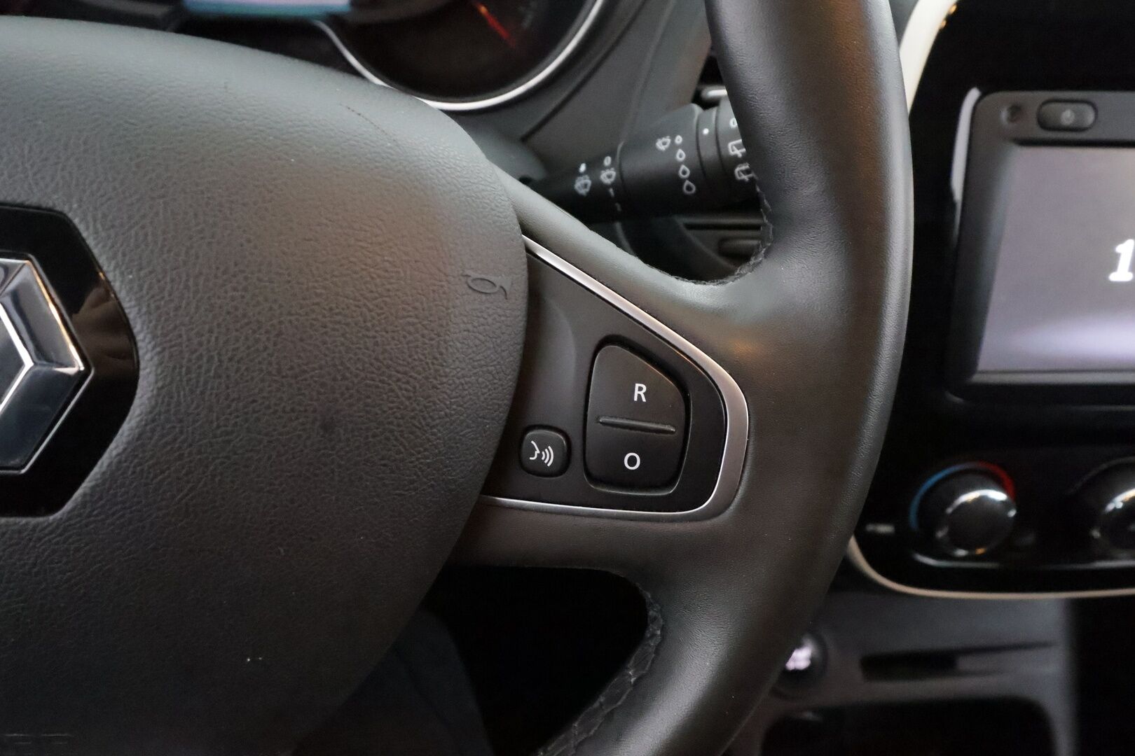 Renault Captur 2019 TCe 90 Zen - | Vakkari | Navi | P.tutka | Bluetooth | Facelift | Suomi-auto | Kahdet renkaat |