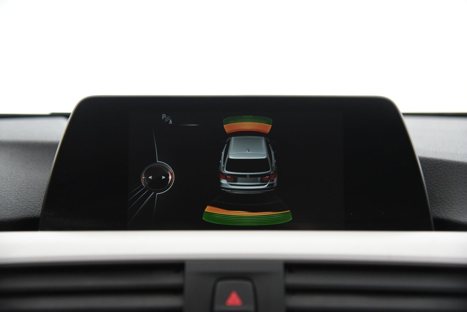 BMW 318 2016 3-sarja F31 Touring 318d A Business / Vetokoukku / P. Tutkat / Lohkolämmitin / Sähkökontti - 2x Hyvät renkaat!