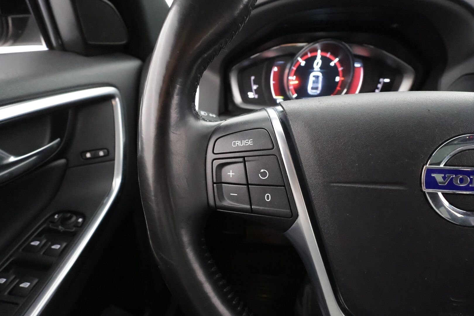 Volvo XC60 2016 D4 AWD Ocean Race aut - Webasto | Koukku | Panorama | Nahat | Navi | Xenon | P.Tutkat