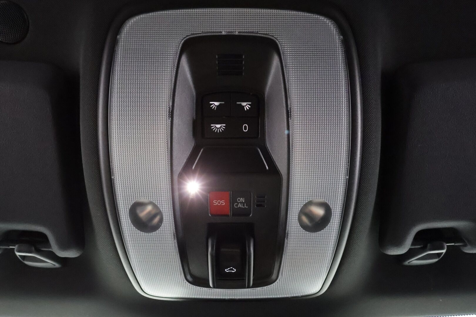 Volvo XC60 2016 D4 AWD Ocean Race aut *Webasto / Koukku / Panorama / Nahat / Navi / Xenon / P.Tutkat* - Kahdet renkaat aluvanteilla - HULLUT AVAJAISHULINAT KORKOTARJOUS 3,29 %