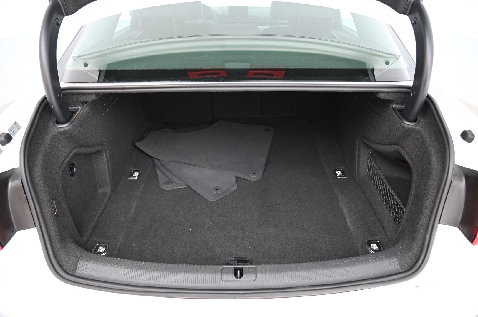 Audi A4 2018 Sedan Business Comfort S line Edition 1,4 TFSI 110 kW S tronic *Webasto / S-Line / Koukku* - *2-OM. / Audi Connect / Suomi-auto / Alle taittuva koukku* Juuri saapunut!