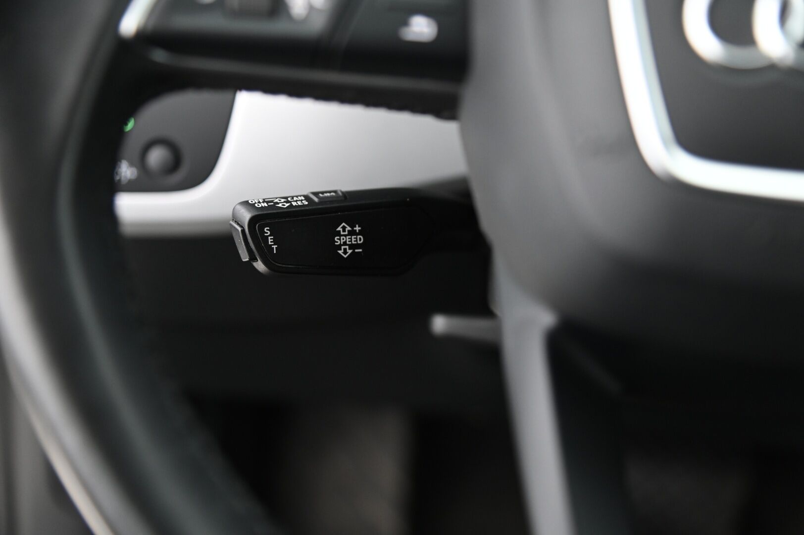 Audi A4 2018 Sedan Business Comfort S line Edition 1,4 TFSI 110 kW S tronic *Webasto / S-Line / Koukku* - *2-OM. / Audi Connect / Suomi-auto / Alle taittuva koukku* Juuri saapunut!